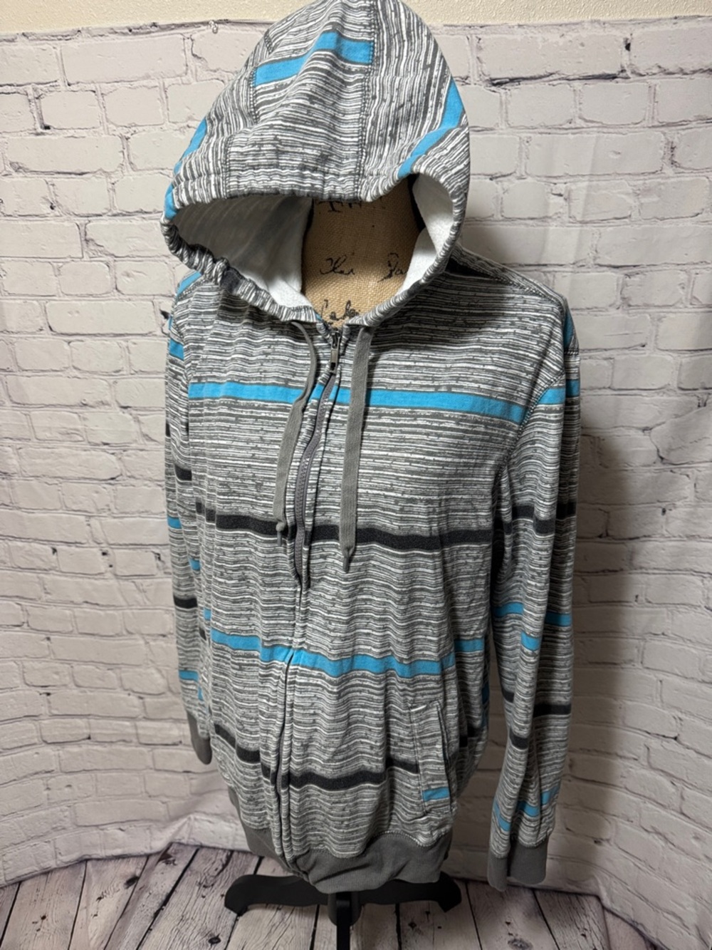 Chalc by Fame Jeans Inc Gray/Blue Striped Zip Hoodie with pockets Y2K Skater